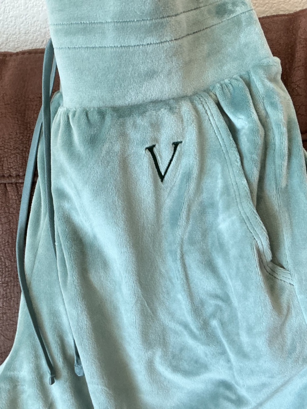 Victoria’s Secret Velour Light Green Jogger and Jacket Matching Set - Picture 3 of 10